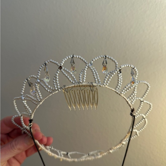 Vintage 1950s White Beaded Crystal Teardrop Bridal Tiara main image 6